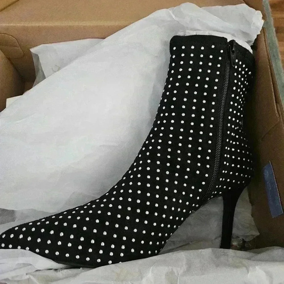 JustFab Khloy Black Studded Heeled Womens Boots Sz 6 - Picture 7 of 7